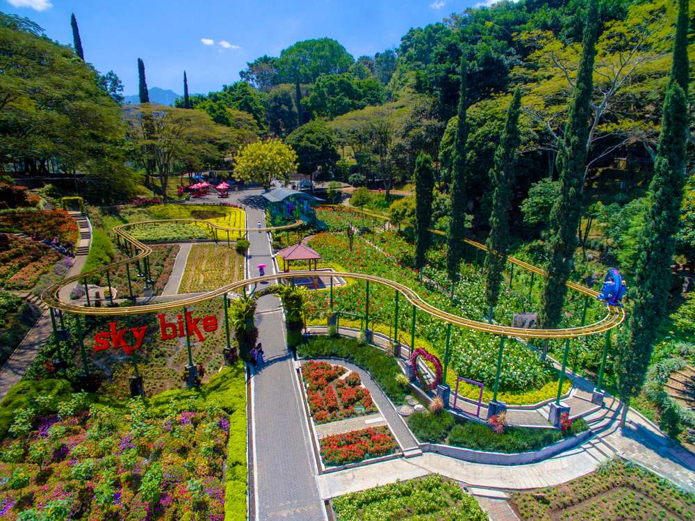 Taman Rekreasi Selecta di Batu | Atourin