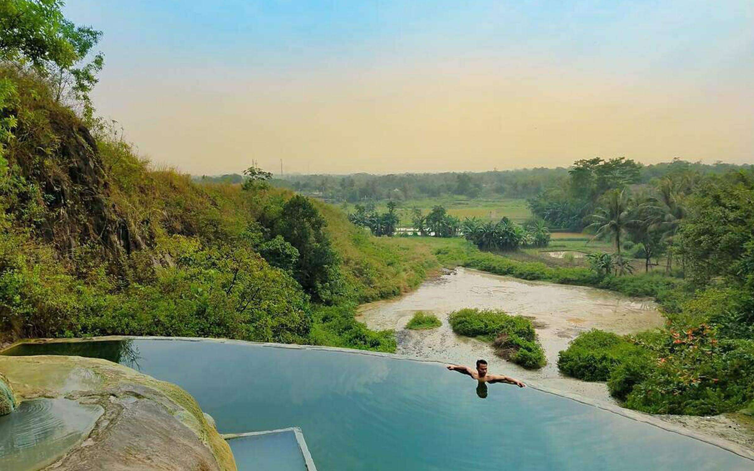 Pemandian Air Panas Tirta Sanita Ciseeng di Bogor | Atourin