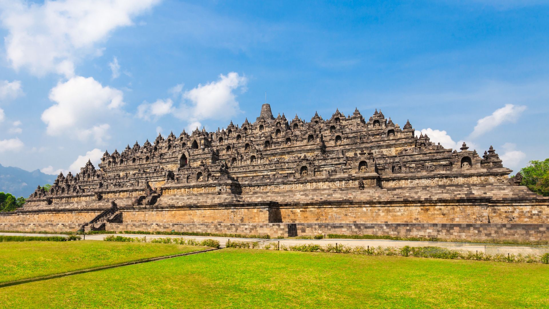 Candi Borobudur: Kegiatan Edukasi dan Wisata Sejarah untuk Anak