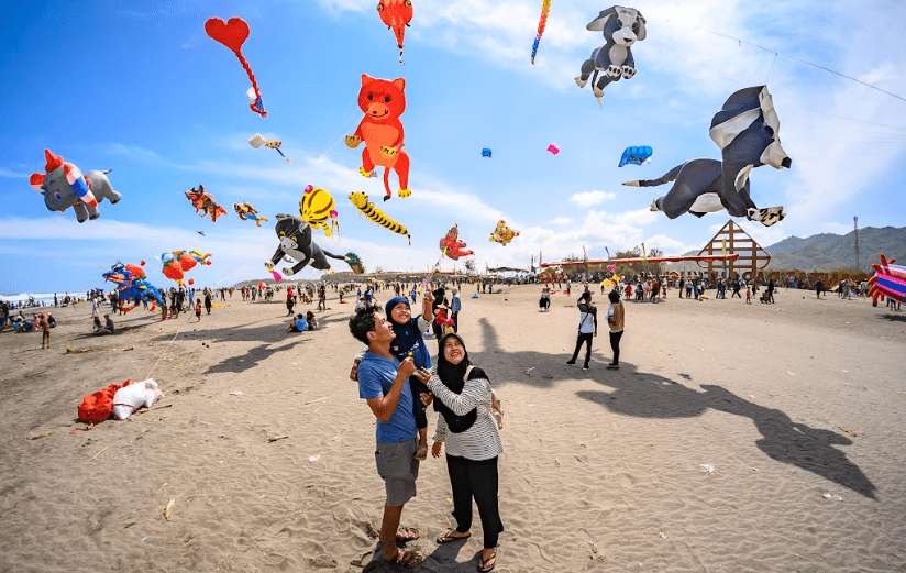 Open Trip : Jogja International Kite Festival