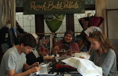Batik Tulis Experience