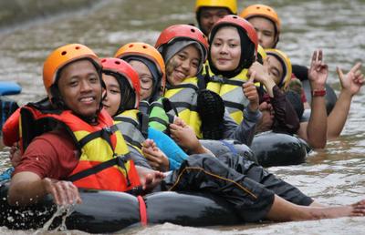 Paket Wisata Jogja 1 Hari (Outbound, Jeep, Tubing)