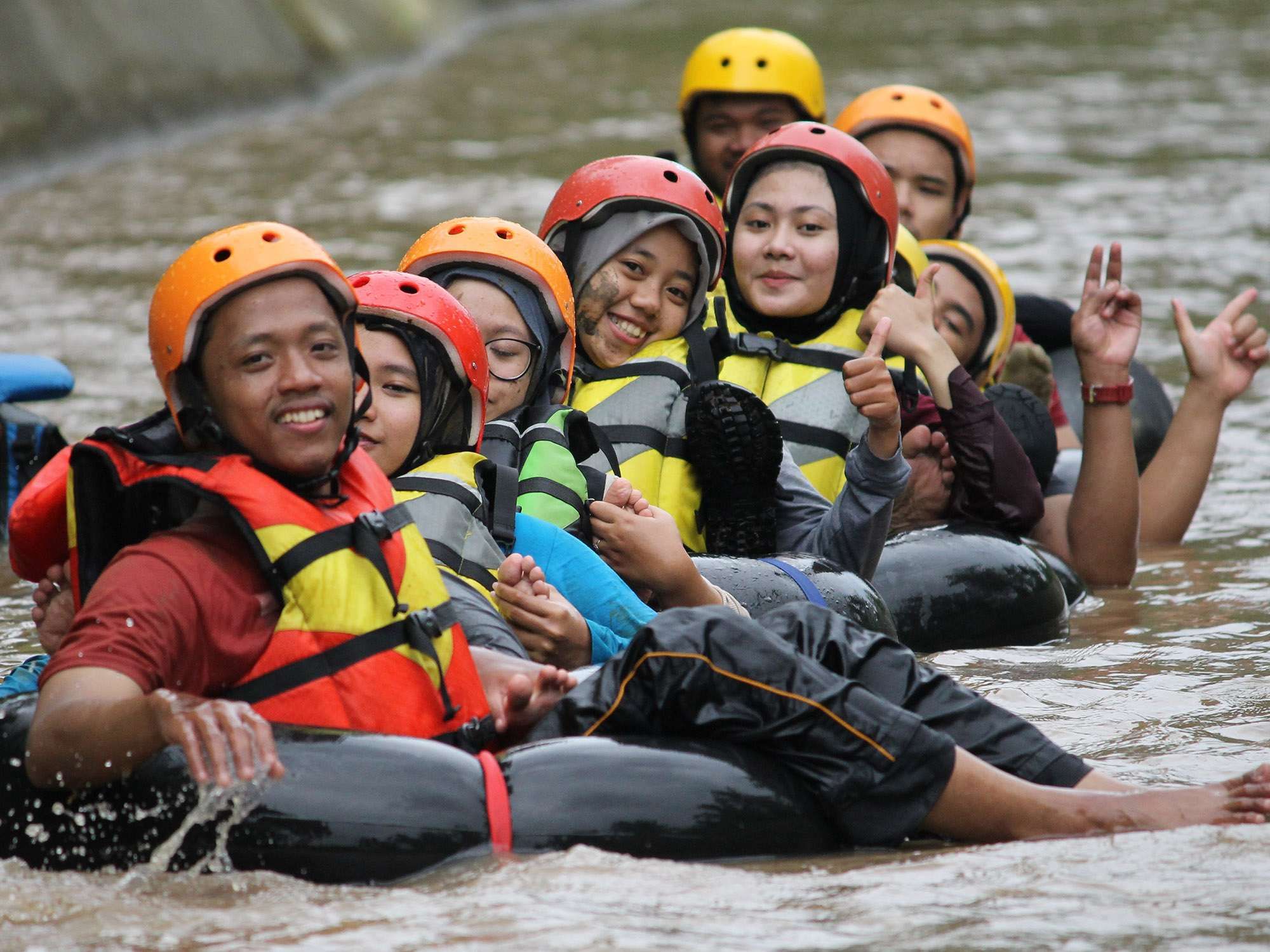 Paket Wisata Jogja 1 Hari (Outbound, Jeep, Tubing)