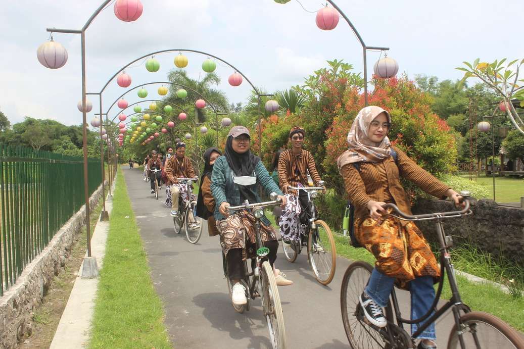 Plaosan Romantic Cycling Tour - Galeri 1