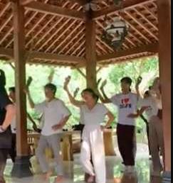 Belajar Kesenian Tradisional - Alternative view 1