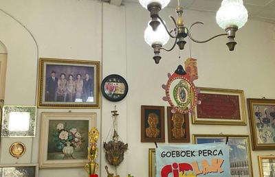 Craft in Sosromenduran - Alternative view 2